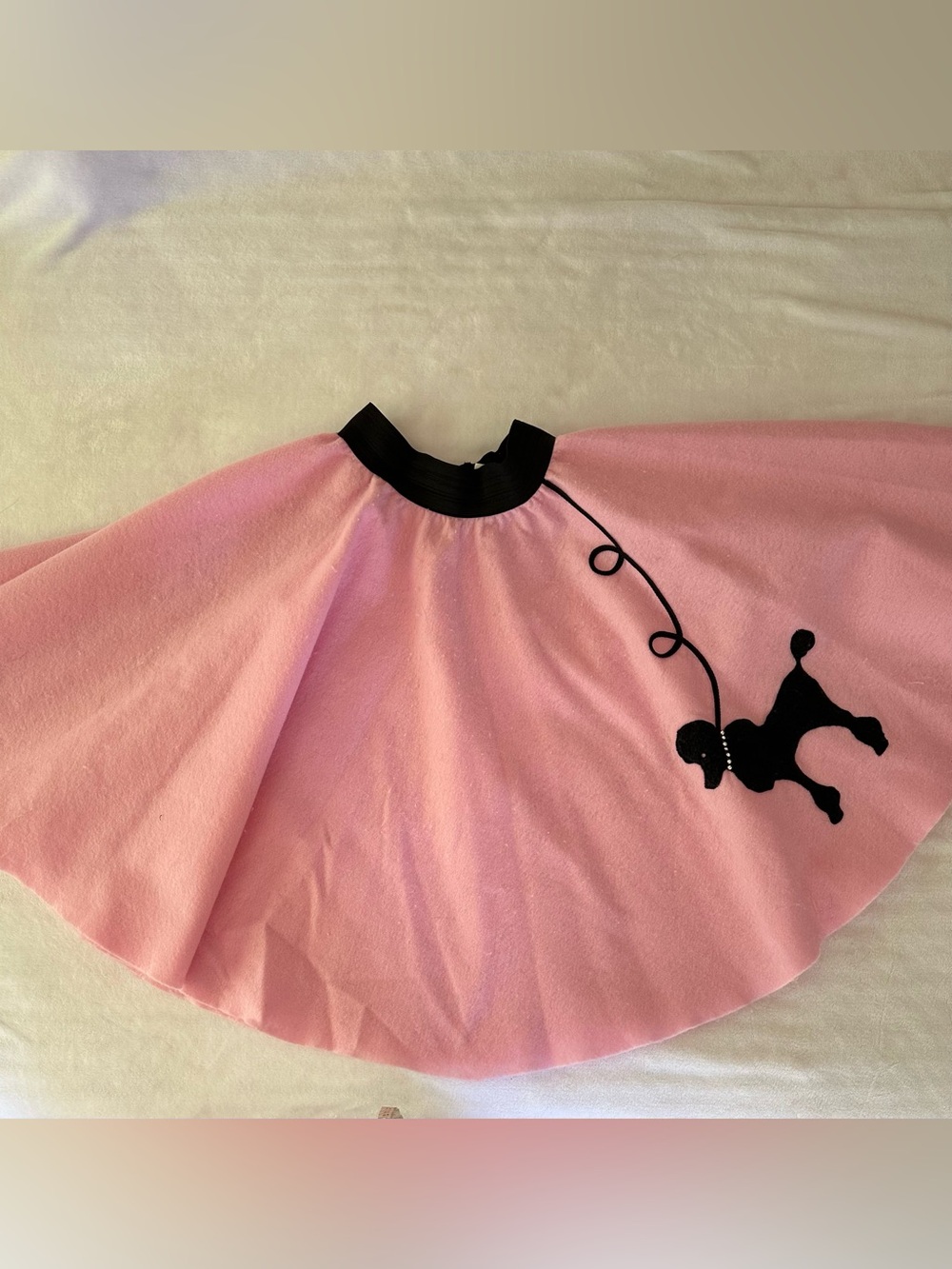 Girls pink poodle skirt